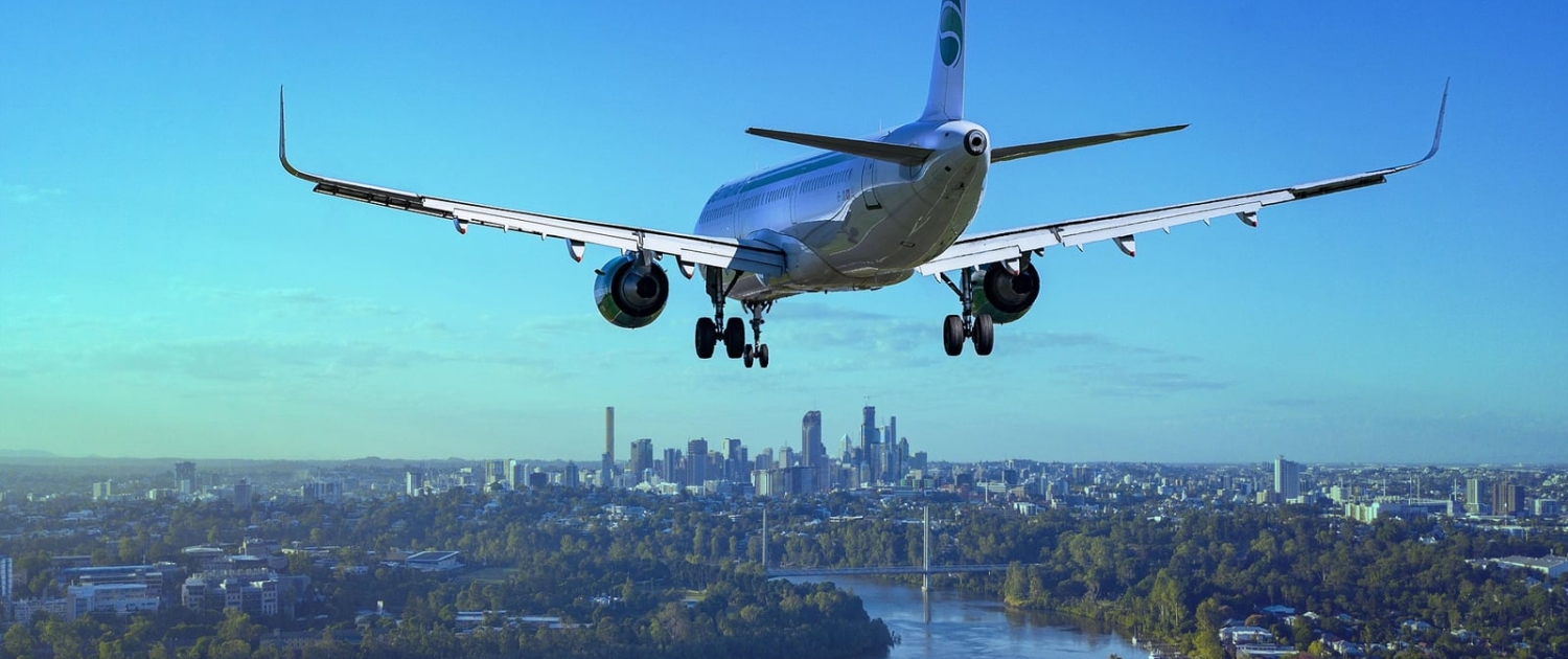 airplane-landing-home-slider